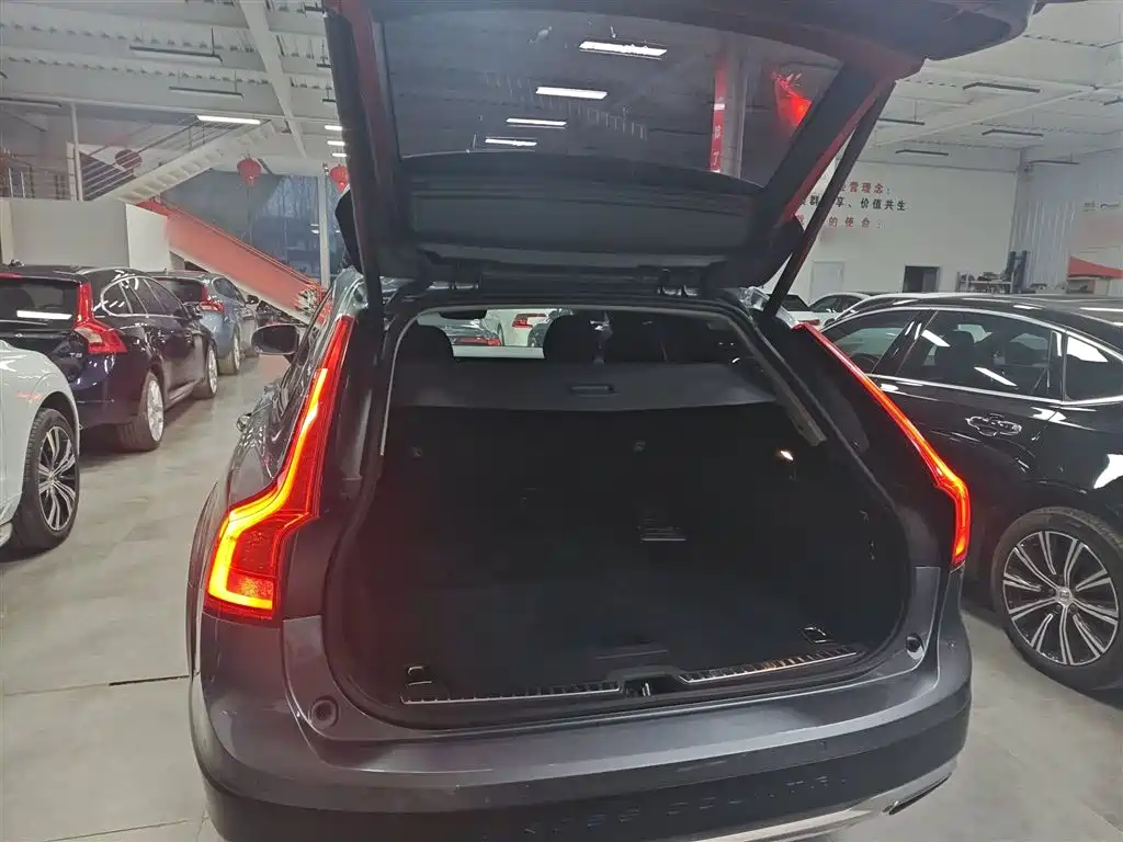 Volvo V90 2018 — фото 9