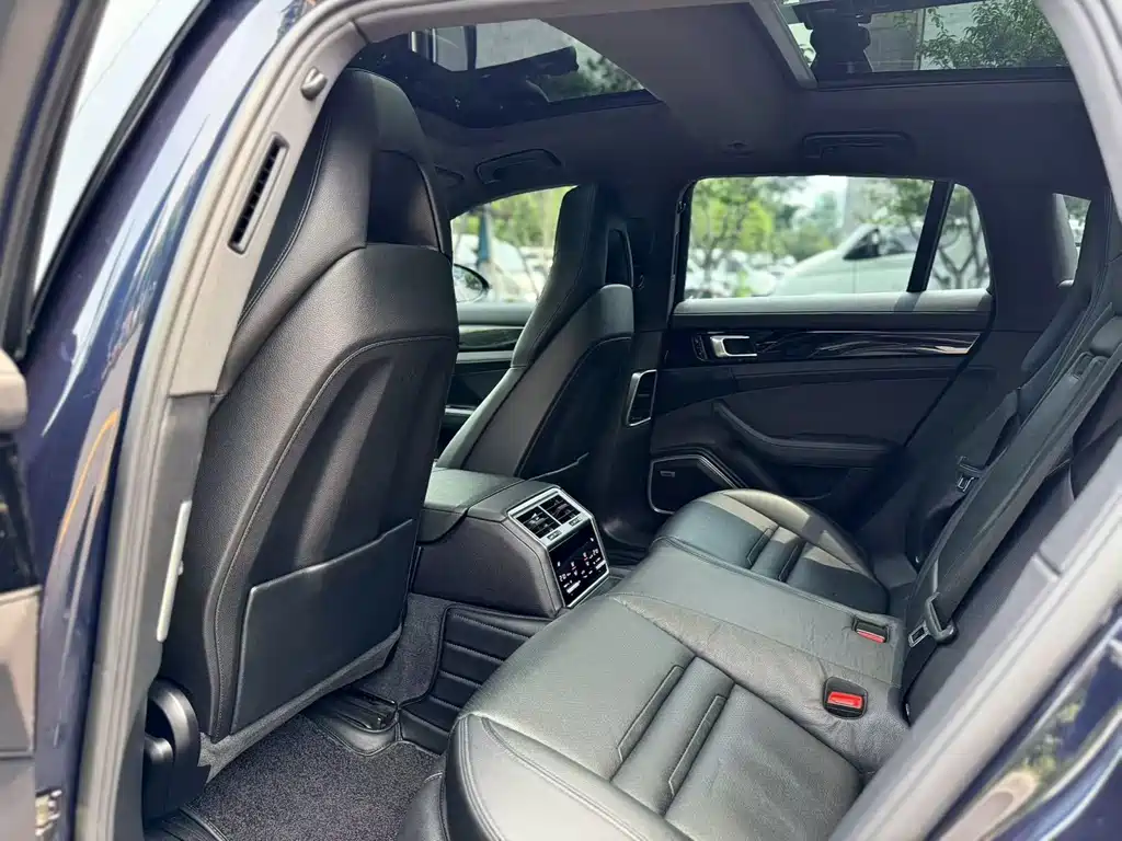 Porsche Panamera 2018 — фото 10
