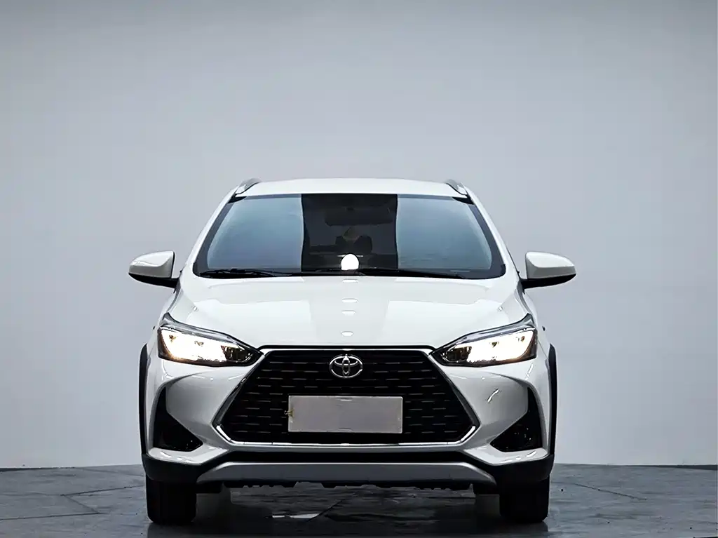 Toyota Yaris L 2022 — фото 3