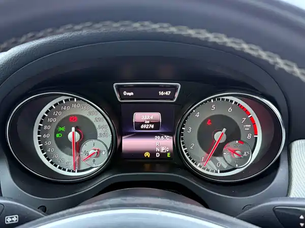 Mercedes-Benz GLA 2015