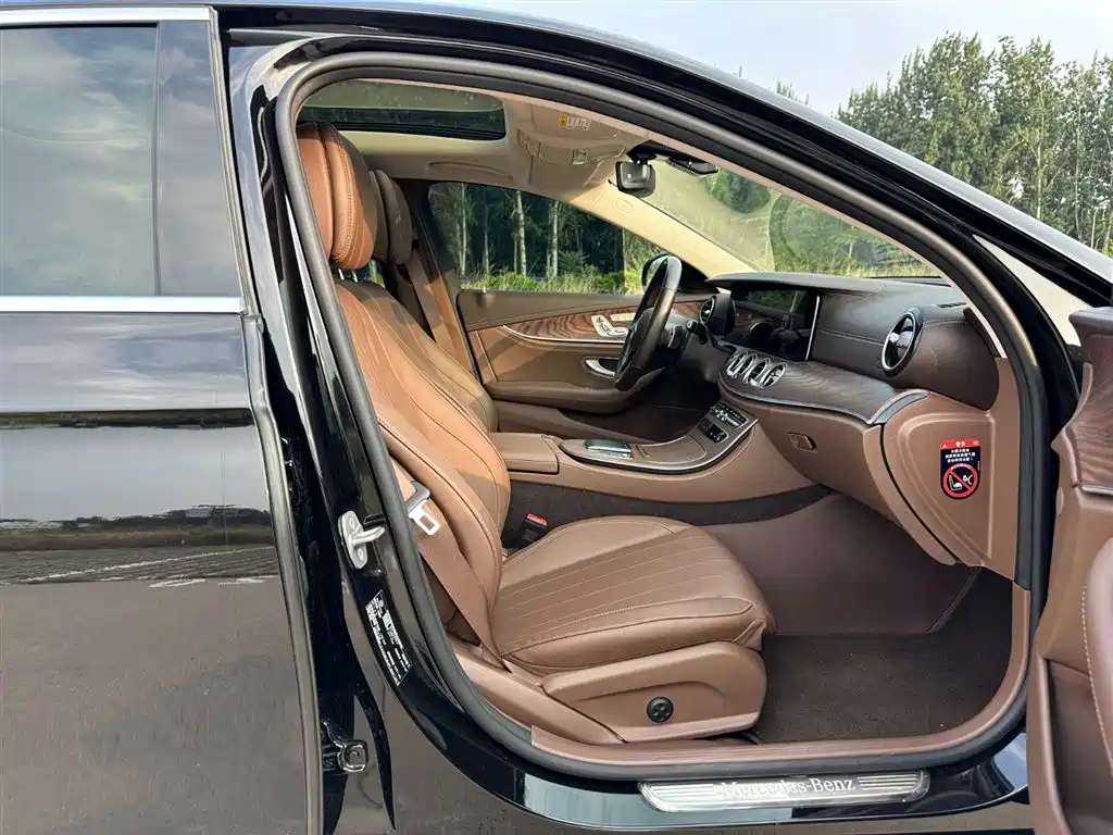 Mercedes-Benz E-Class 2023 — фото 15