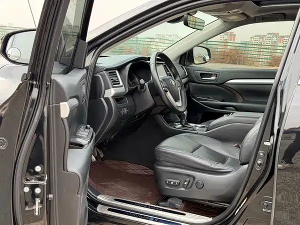 Toyota Highlander 2020