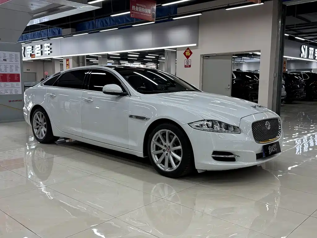 Jaguar XJ 2015 — фото 2