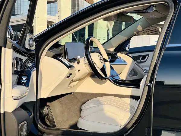 Mercedes-Benz S-Class 2024