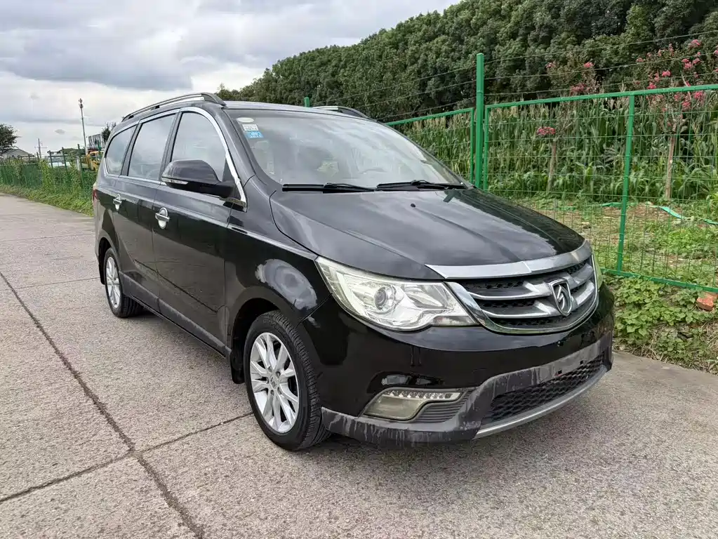 Baojun 730 2015