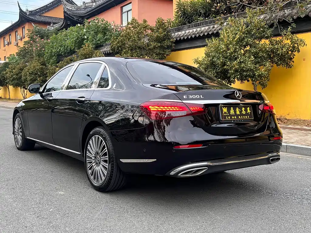 Mercedes-Benz E-Class 2022