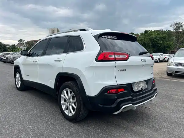Jeep Cherokee 2016