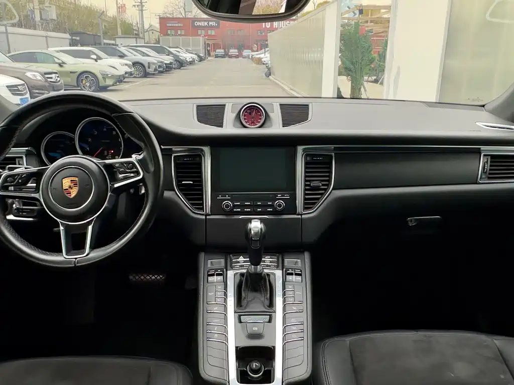 Porsche Macan 2018 — фото 8