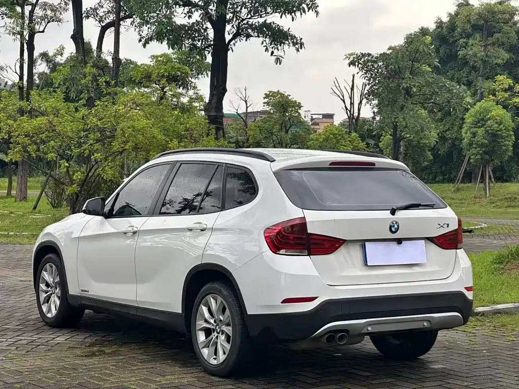 BMW X1 2015 — фото 9