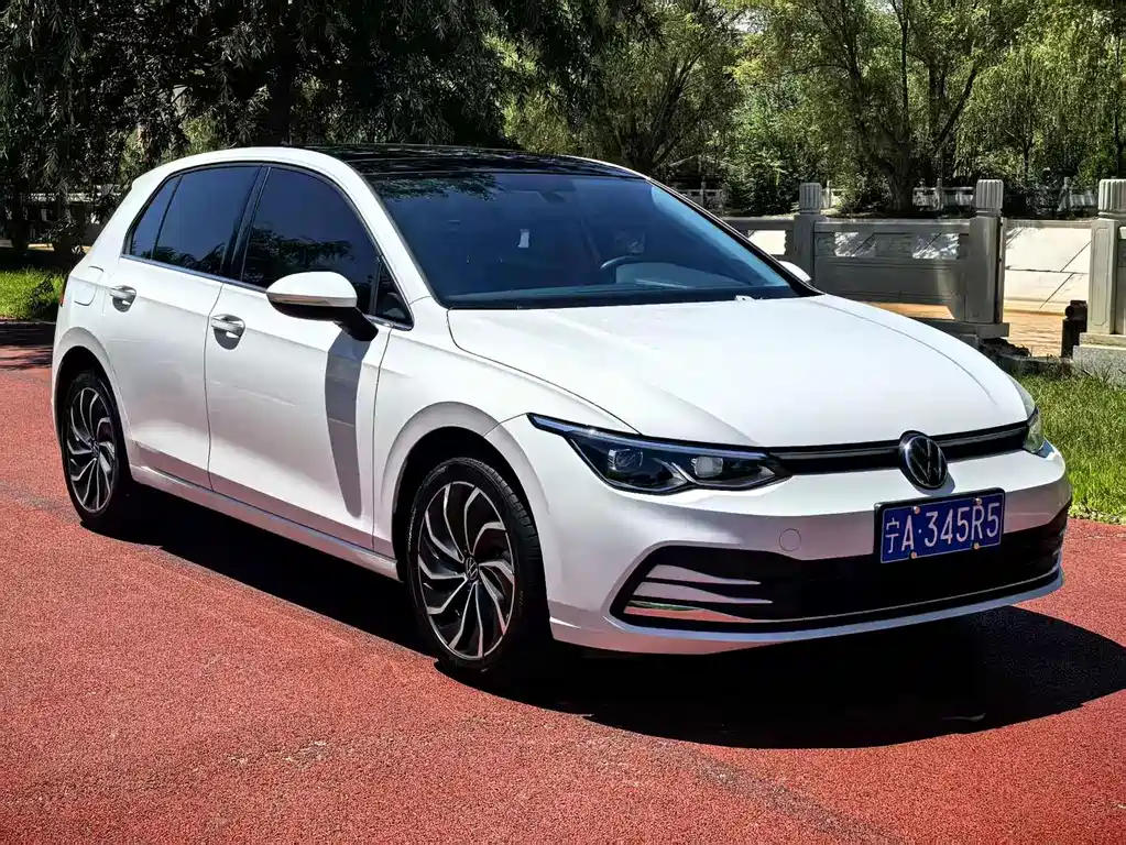 Volkswagen Golf 2024