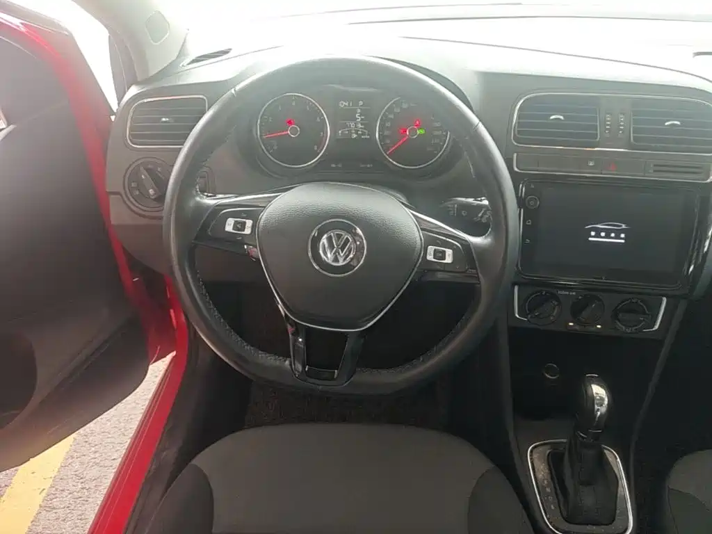 Volkswagen Polo 2018 — фото 11