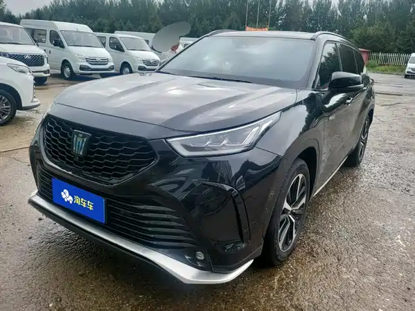 Toyota Crown Kluger 2023
