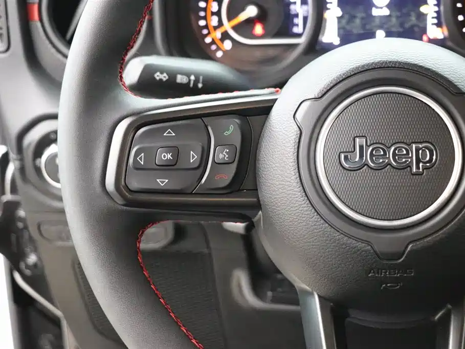 Jeep Wrangler 2023 — фото 16