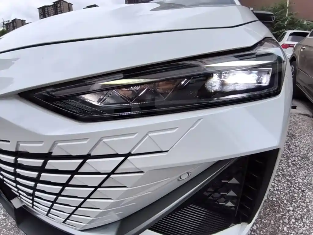 Changan UNI-V 2023 — фото 24