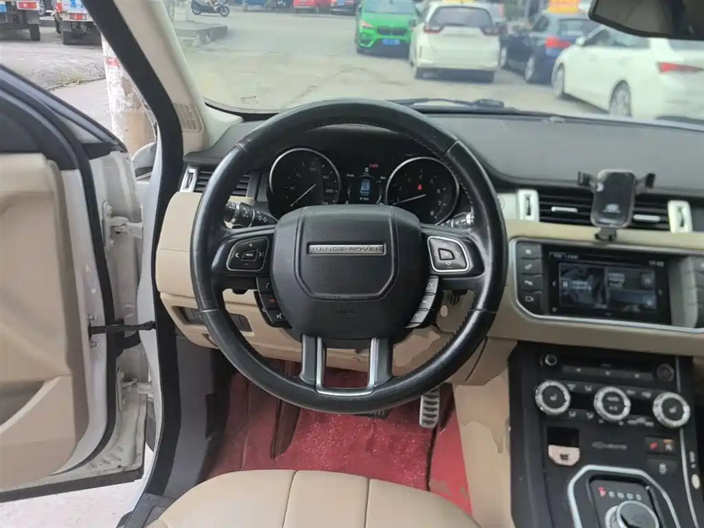 Land Rover Evoque 2016 — фото 11