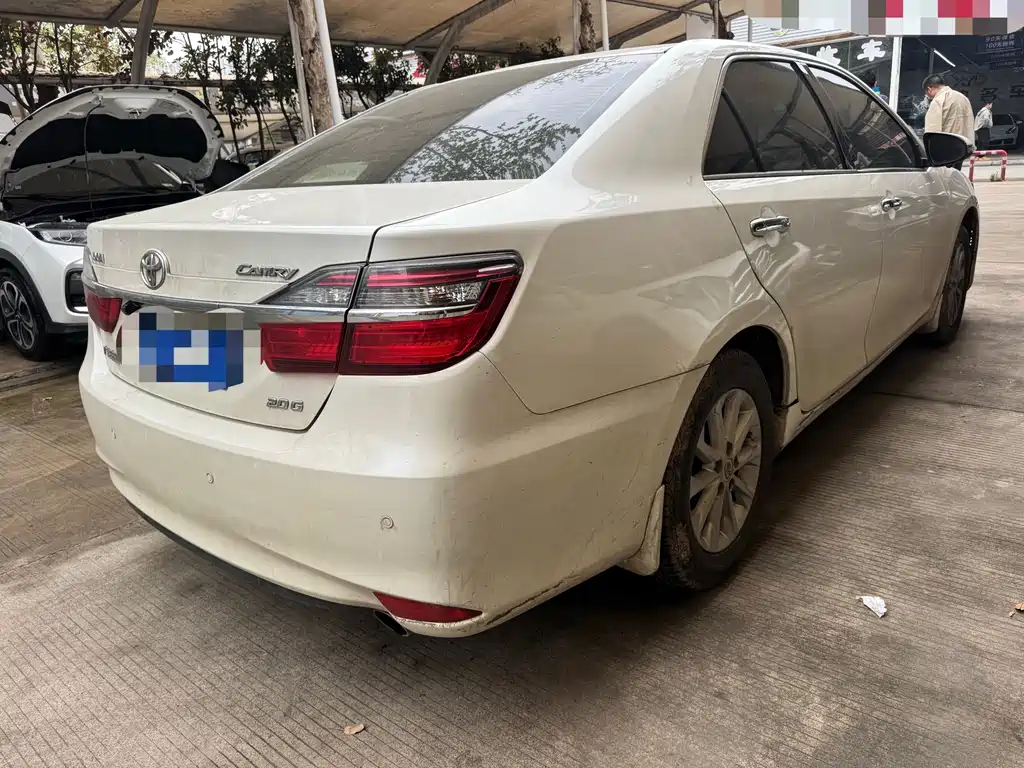 Toyota Camry 2017 — фото 10