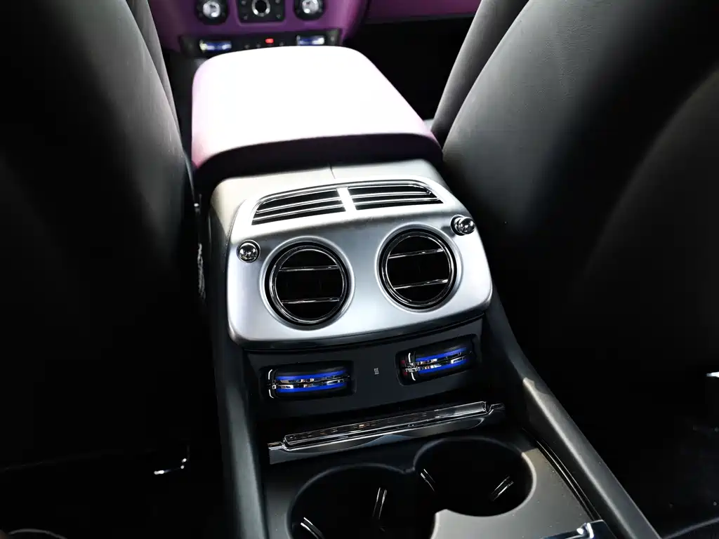 Rolls-Royce Phantom 2019 — фото 14