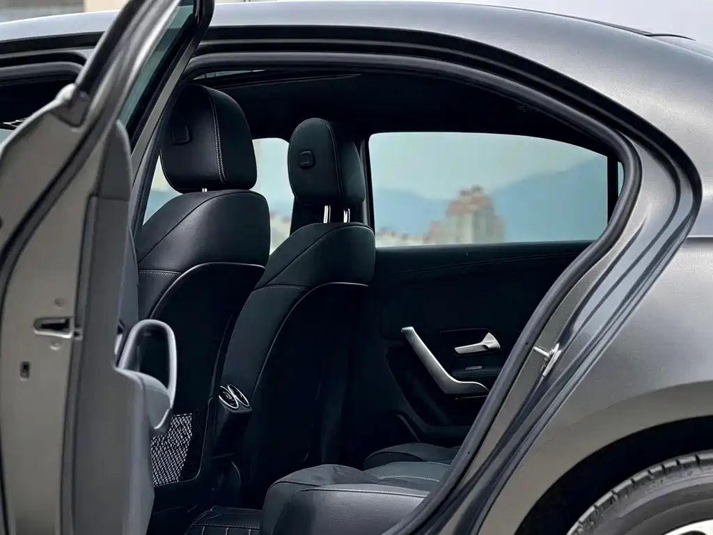 Mercedes-Benz A-Class 2023 — фото 8