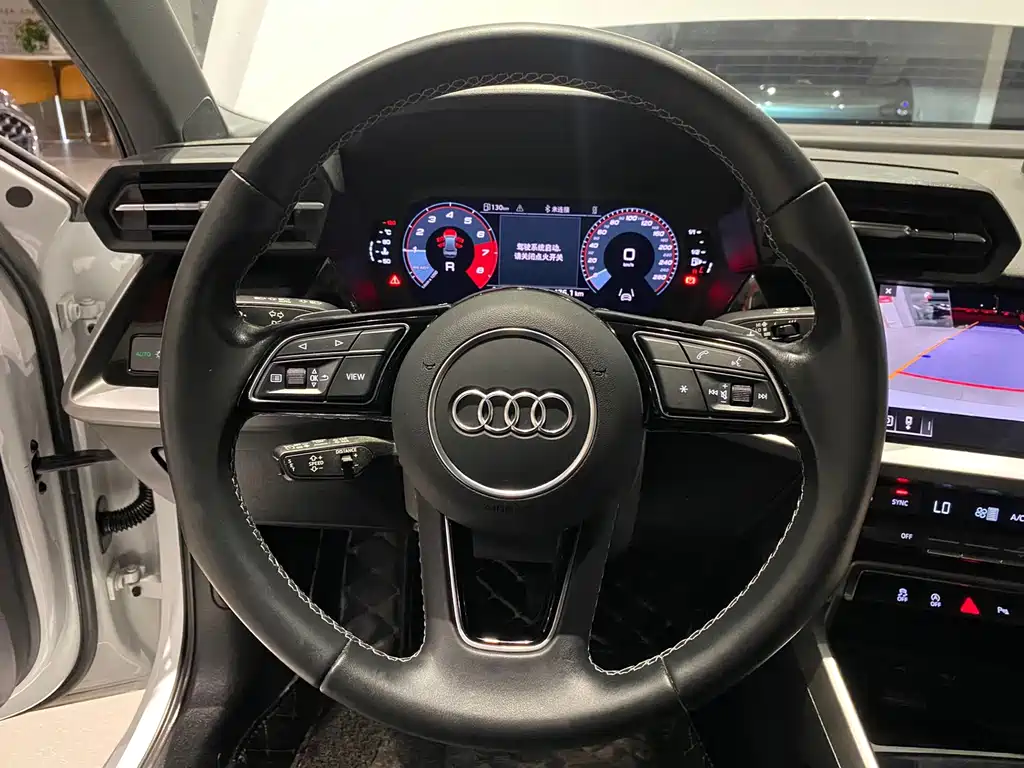 Audi A3 2023 — фото 12