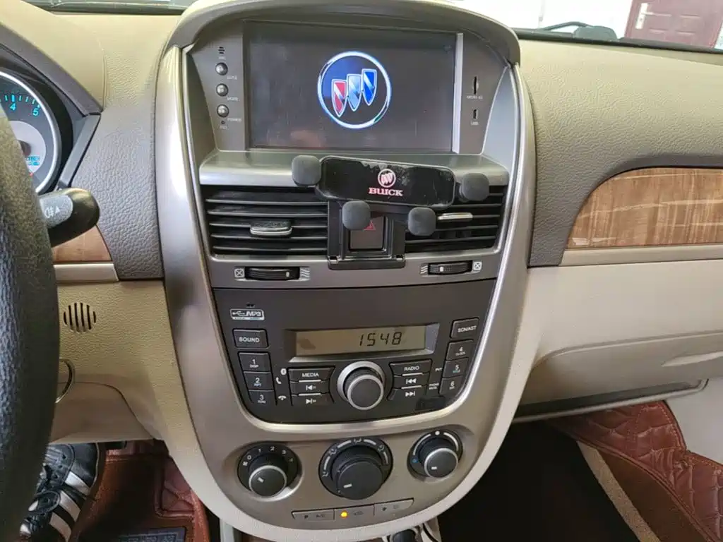 Buick Excelle 2015 — фото 13