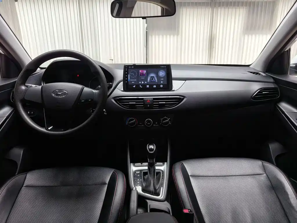 Hyundai Elantra 2023 — фото 13
