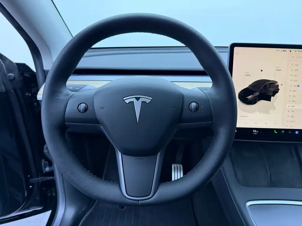 Tesla Model Y 2022 — фото 9