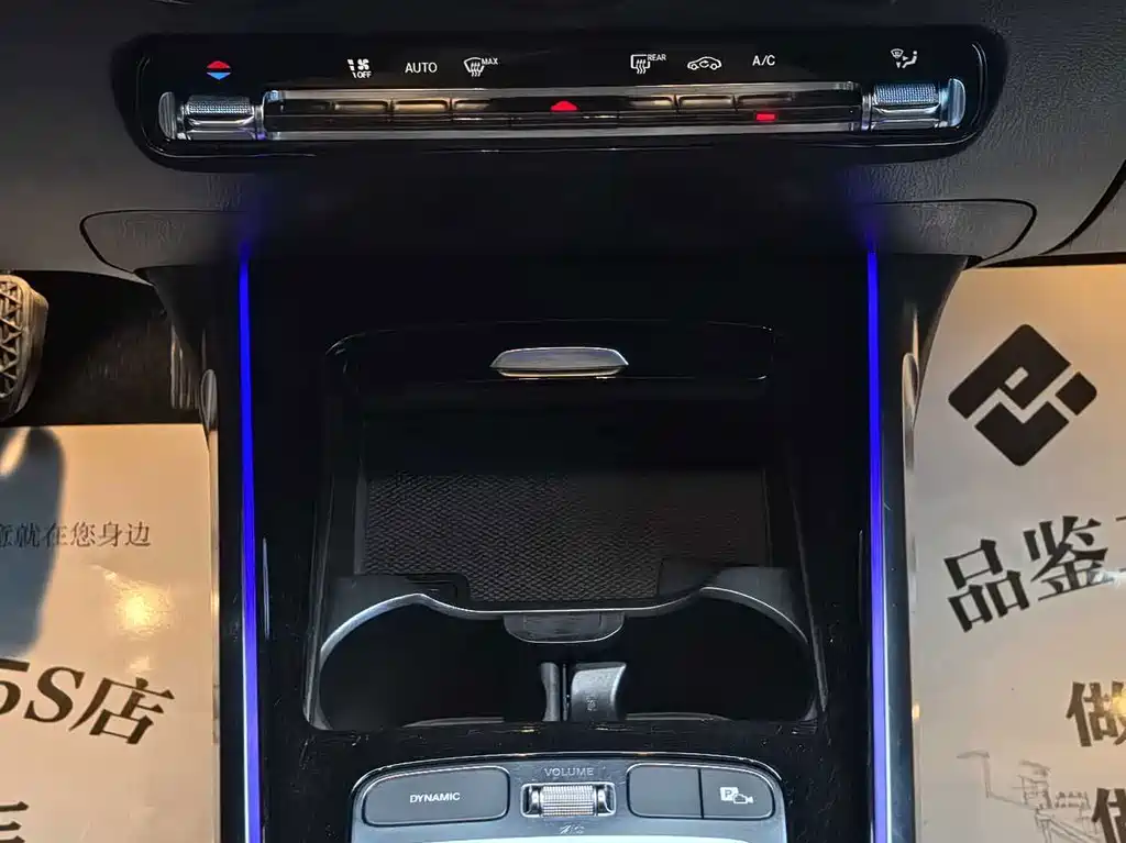 Mercedes-Benz GLB 2025 — фото 14