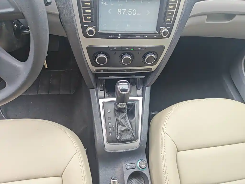 Skoda Octavia 2014 — фото 14