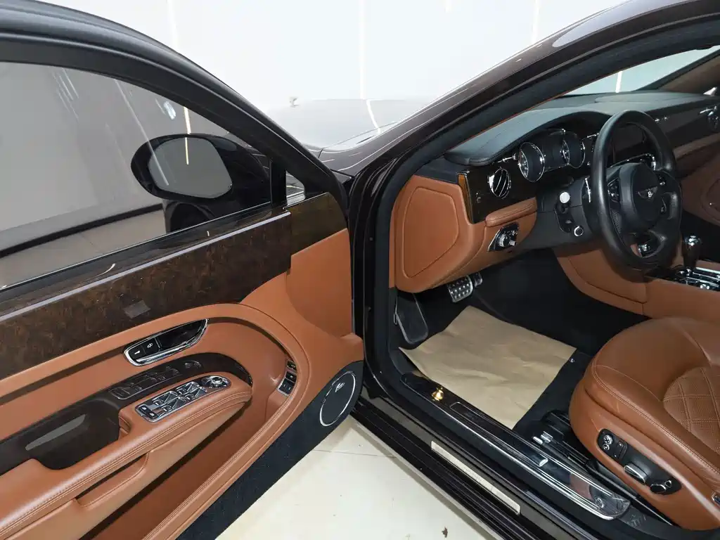 Bentley Mulsanne 2014 — фото 13