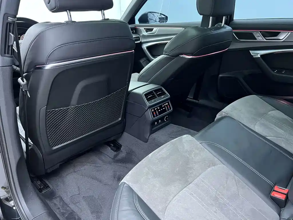 Audi A6L 2023