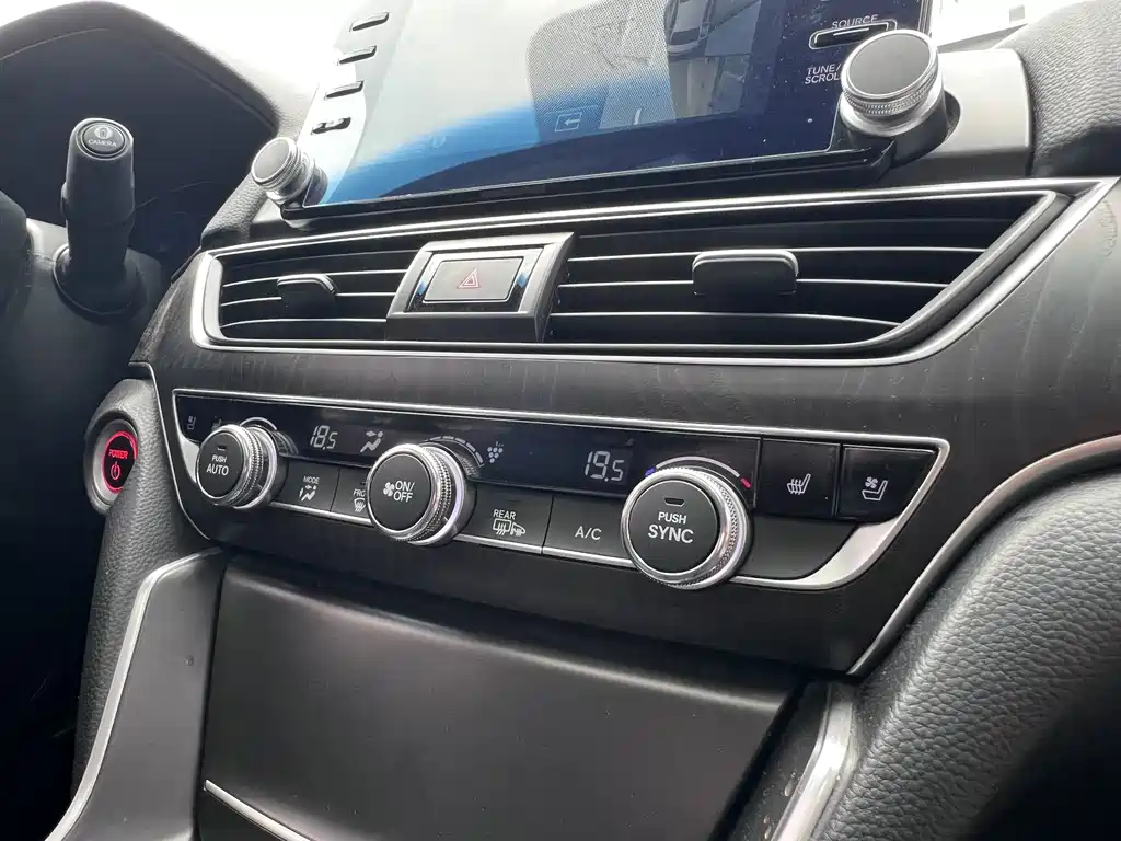 Honda Accord 2019 — фото 16