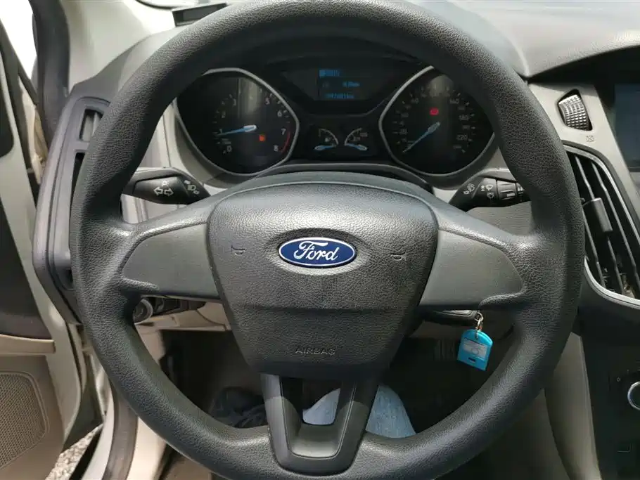 Ford Focus 2018 — фото 15