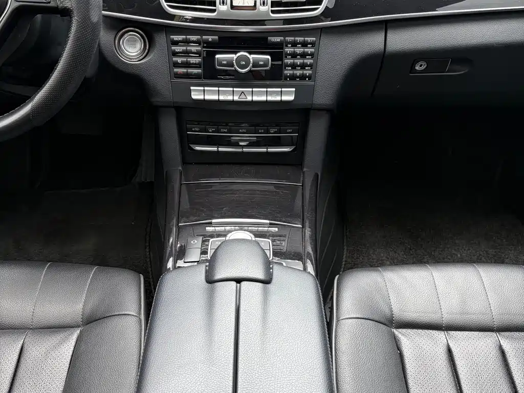 Mercedes-Benz E-Class 2014 — фото 17