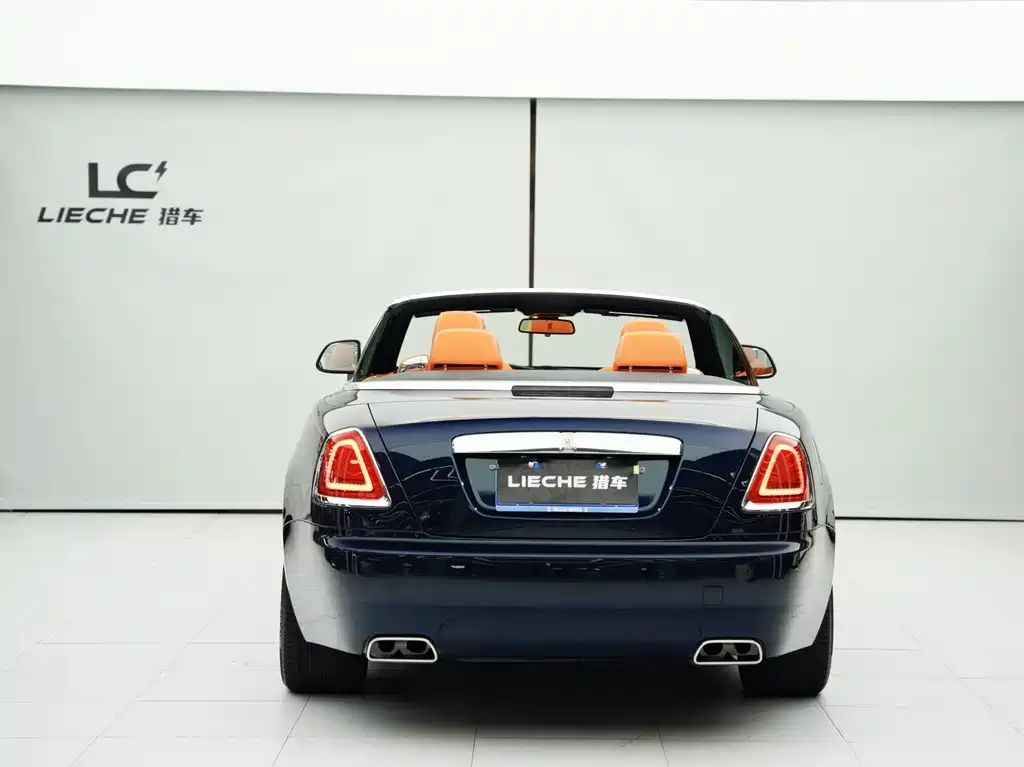 Rolls-Royce Dawn 2017 — фото 18