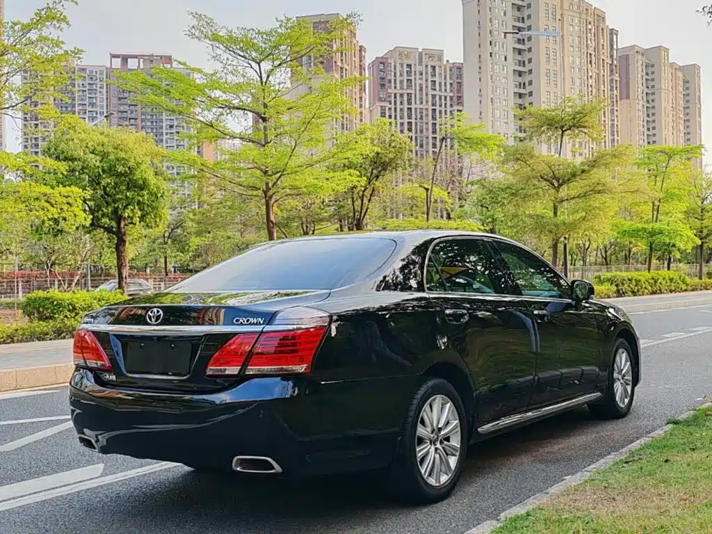 Toyota Crown 2014 — фото 14