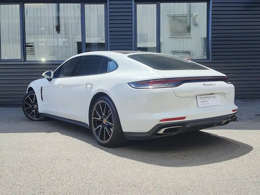 Porsche Panamera 2023 — фото 16