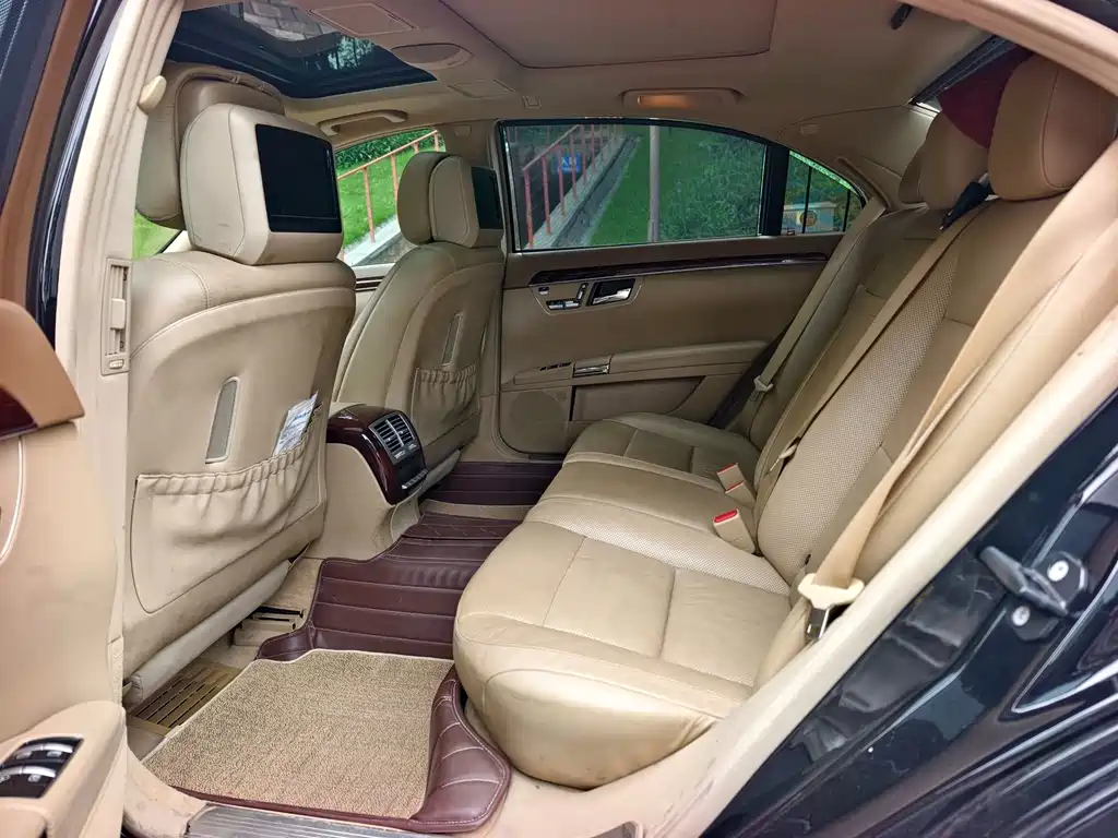 Mercedes-Benz S-Class 2009
