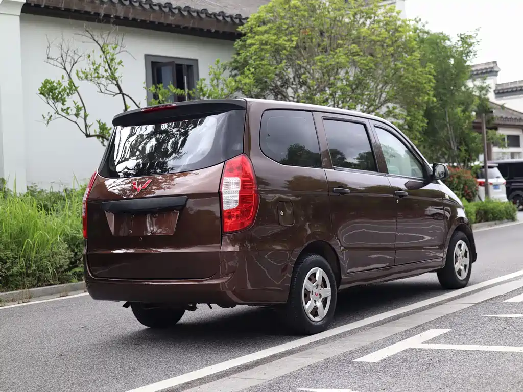 Wuling Hongguang 2016