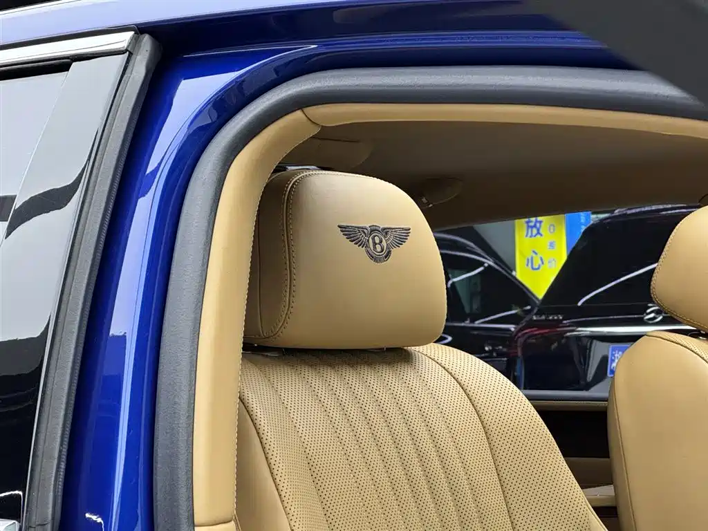 Bentley Flying Spur 2019 — фото 17