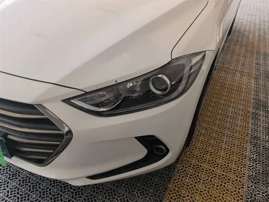 Hyundai Elantra 2017 — фото 24
