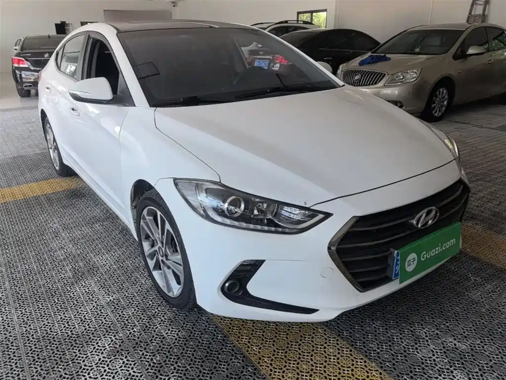 Hyundai Elantra 2017 — фото 4