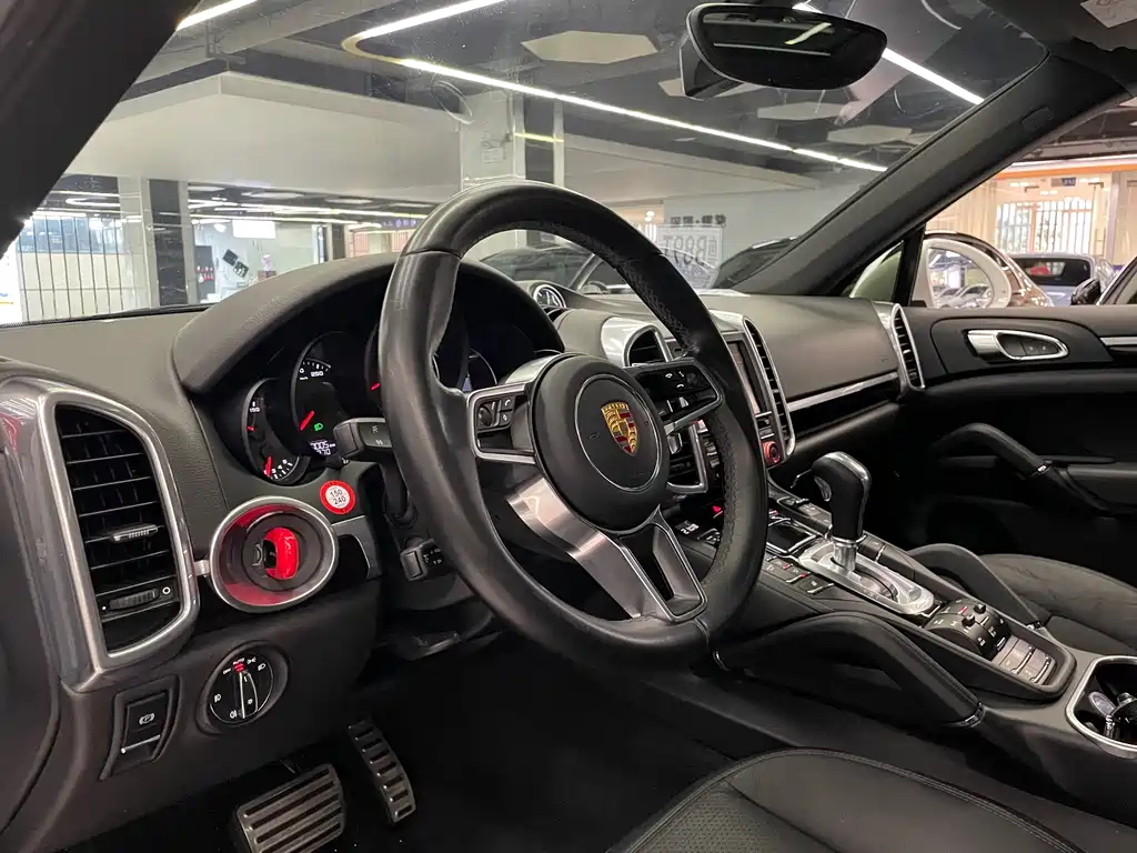 Porsche Cayenne 2016 — фото 14