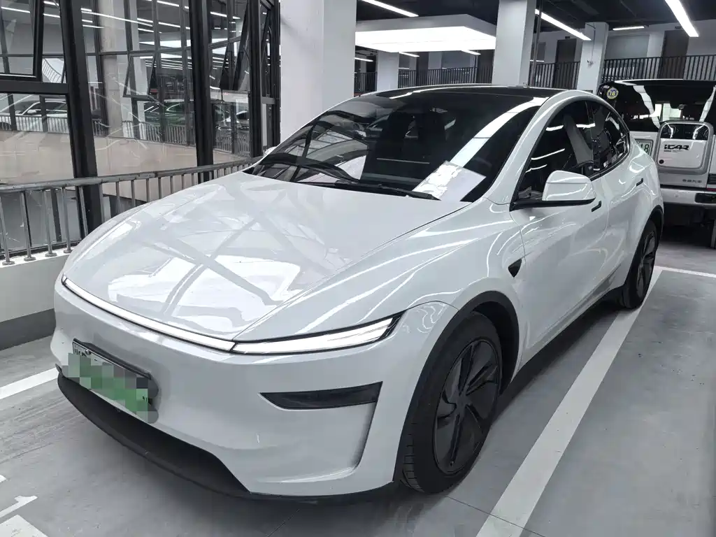 Tesla Model Y 2025