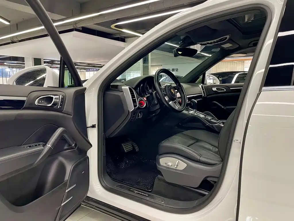 Porsche Cayenne 2016