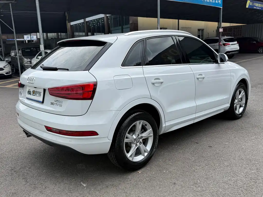 Audi Q3 2017 — фото 25