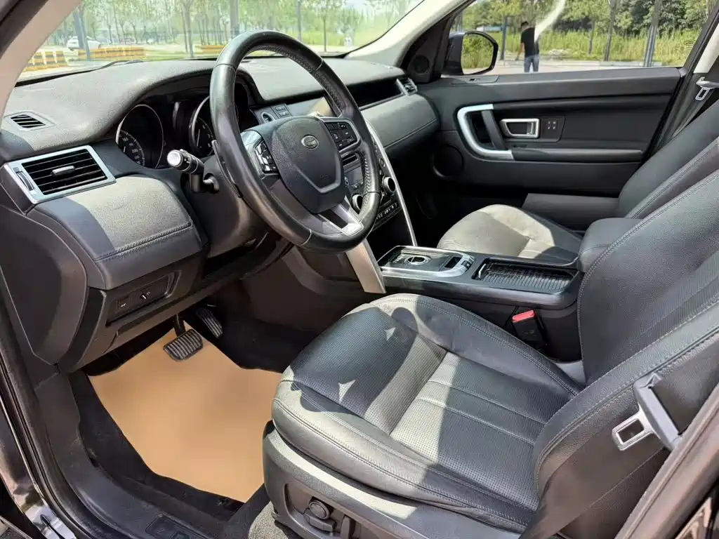 Land Rover Discovery Sport 2017 — фото 10