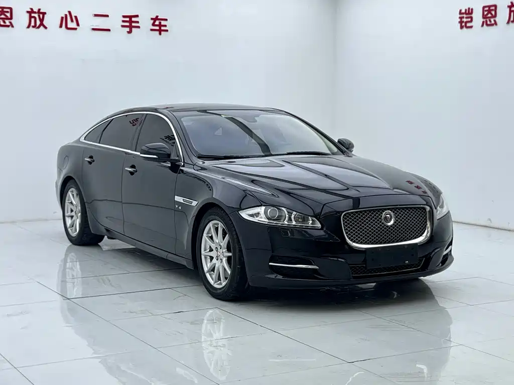 Jaguar XJ 2015 — фото 3