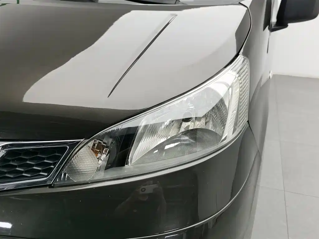 Nissan NV200 2014