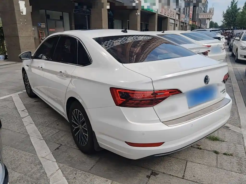 Volkswagen Sagitar 2021
