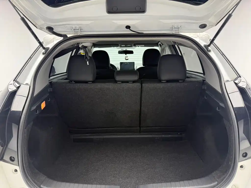 Toyota Yaris L 2022